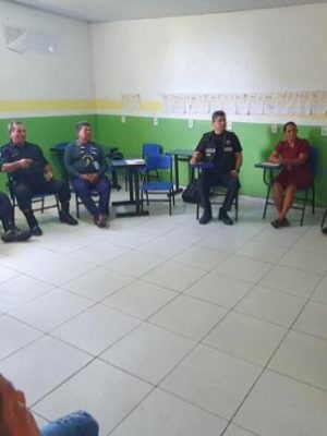 Os moradores da comunidade de Punã, no município de Uarini, receberam o Ministério Público do Estado do Amazonas (MPAM), representado pela promotoria de Justiça da cidade, para relatar suas principais dificuldades enfrentadas. O encontro, que ocorreu na manhã da última quarta-feira (29), contou com a presença de representantes da prefeitura e das forças de segurança, além de lideranças locais.