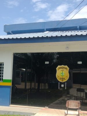 A Polícia Civil do Amazonas (PC-AM), por meio da 58ª Delegacia Interativa de Polícia (DIP) de Uarini (a 565 quilômetros de Manaus), em conjunto com a Guarda Civil Municipal (GCM), cumpriu, neste domingo, (09/02), por volta das 7h, um mandado de prisão preventiva em nome de Oscar da Silva Souza, de 22 anos, por praticar mais de 20 furtos qualificados mediante arrombamento em residências, pela madrugada, no município.