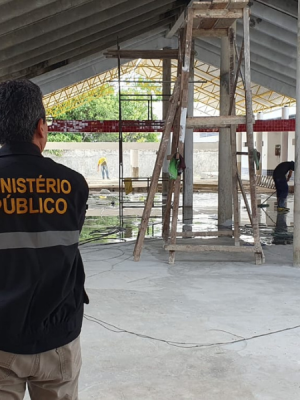 O Ministério Público do Amazonas (MPAM), por meio da Promotoria de Justiça de Uarini, conduziu uma inspeção nas obras de uma creche municipal do Tipo B — edificação destinada ao programa Proinfância e voltada exclusivamente para a educação infantil — localizada na Avenida Franco Lopes, no município de Uarini. A atividade ocorreu na última sexta-feira (21).