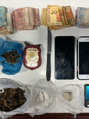 A Polícia Civil do Amazonas (PC-AM), por meio da 58ª Delegacia Interativa de Polícia (DIP) de Uarini (a 565 quilômetros de Manaus), em ação conjunta com a Guarda Municipal (GCM), prendeu em flagrante, na terça-feira (22/04), Victor Fernandes Finedo, de 20 anos, por tortura, tráfico de drogas, associação para o tráfico e resistência. A prisão foi efetuada no bairro Novo, no município.