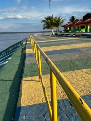 A Justiça atendeu pedido do Ministério Público do Amazonas (MPAM) e concedeu tutela de urgência contra a Amazonas Energia S.A., determinando a suspensão imediata da cobrança indevida da Contribuição para Custeio do Serviço de Iluminação Pública (Cosip) em Uarini, além da adoção de medidas para solucionar falhas no fornecimento de energia elétrica no município. A decisão foi proferida pela Vara Única da Comarca de Uarini no último dia 18.